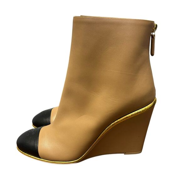 Chanel Tan Black Two Tone Interlocking CC Logo Wedge Boots Womens 39.5 / US 9.5 - Picture 5 of 14